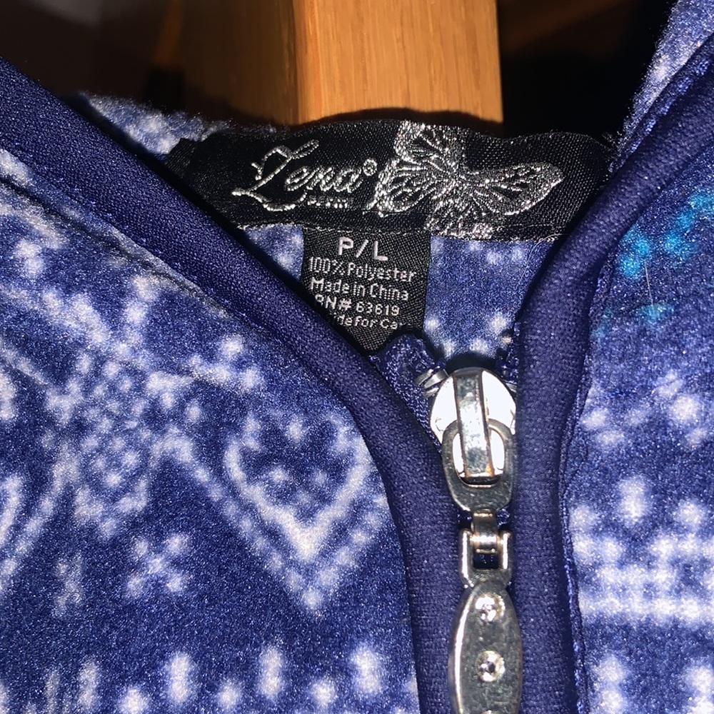 🌺Fleece patterned zip up - Picture 2 of 2